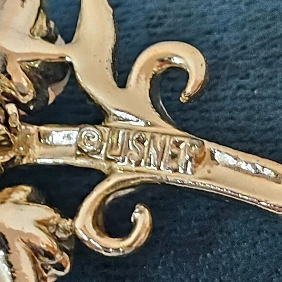 Lisner Silver Tone crystal Rhinestone Leaf Brooch Pin Marked - Picture 3 of 9